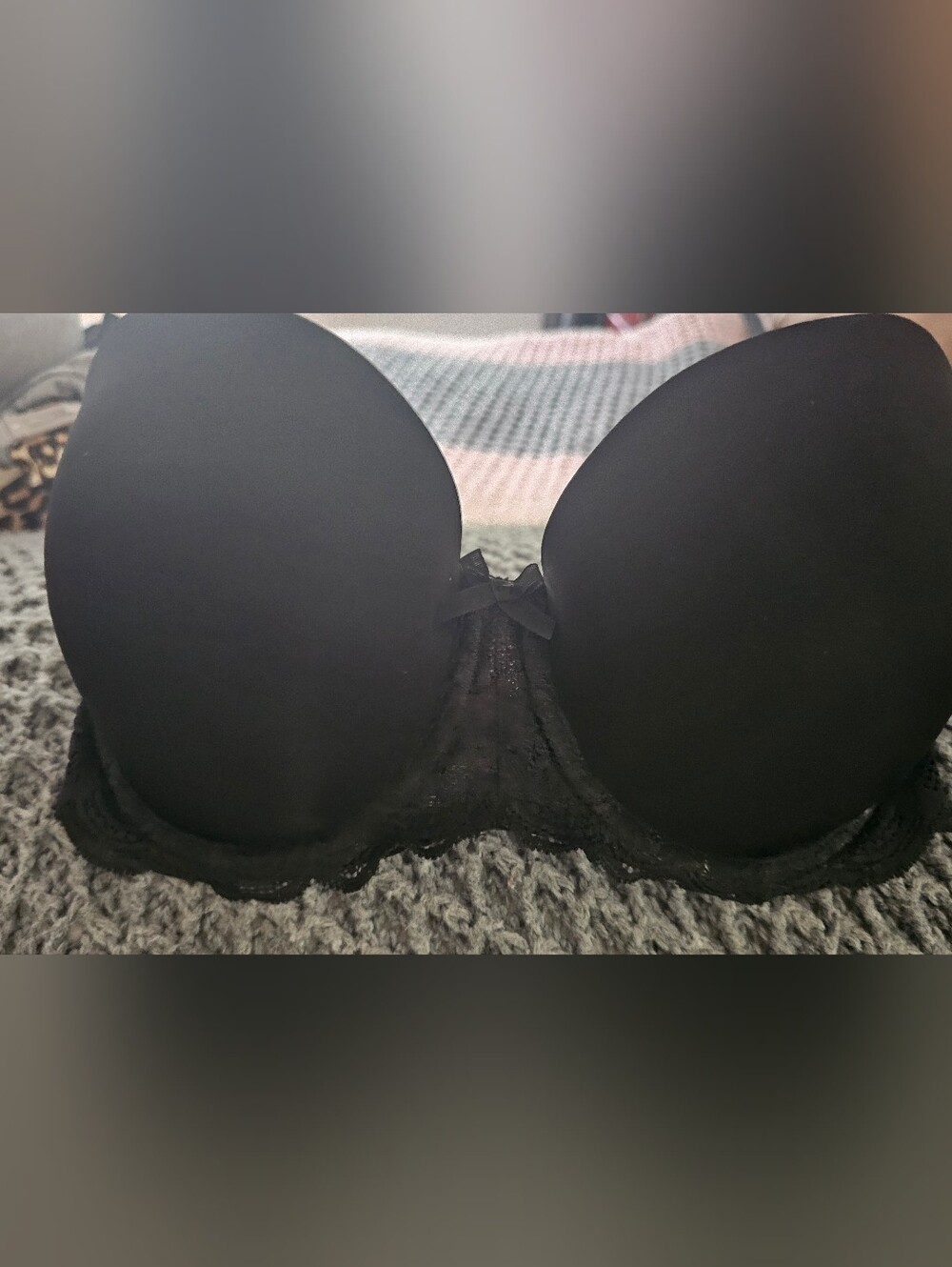 VS Black Strapless Lace Trim Push-Up Bra